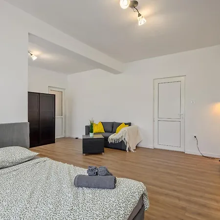 New Walter Grand Quinet With Balcony Apartment *